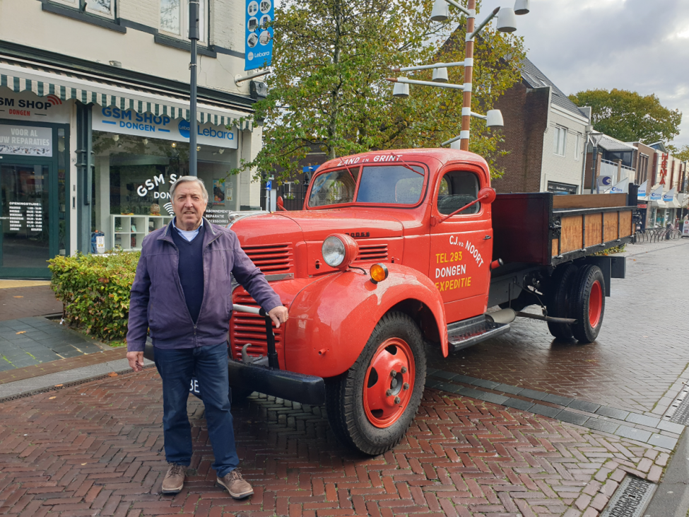 Rode Dodge aanwezig tijdens 75 jaar Dongen Bevrijd